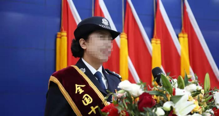 正义女警（打造最强女性英雄联盟游戏角色）  第3张